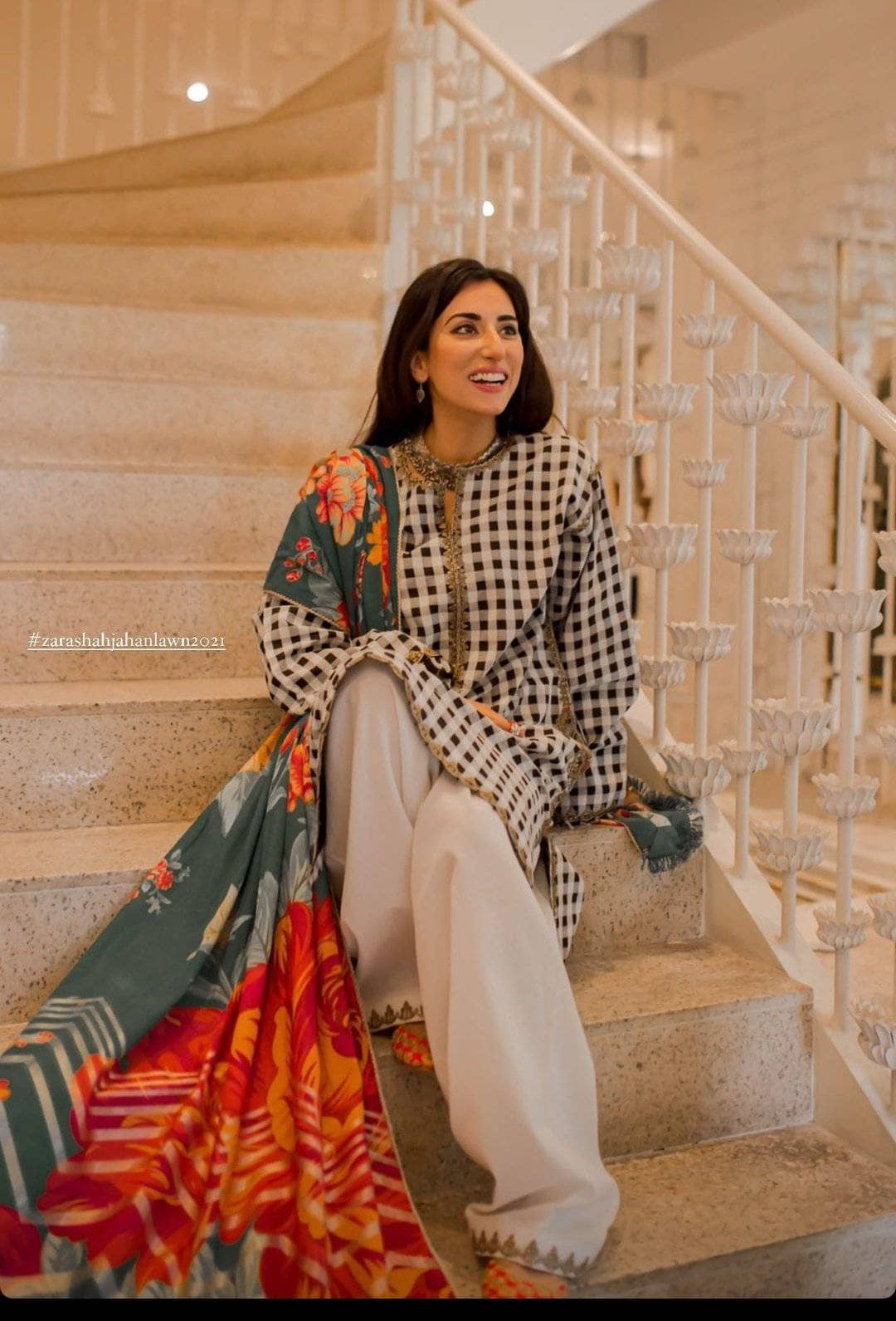 img_spotted_in_zara_shahjahan_lawn_2021_awwal_boutique