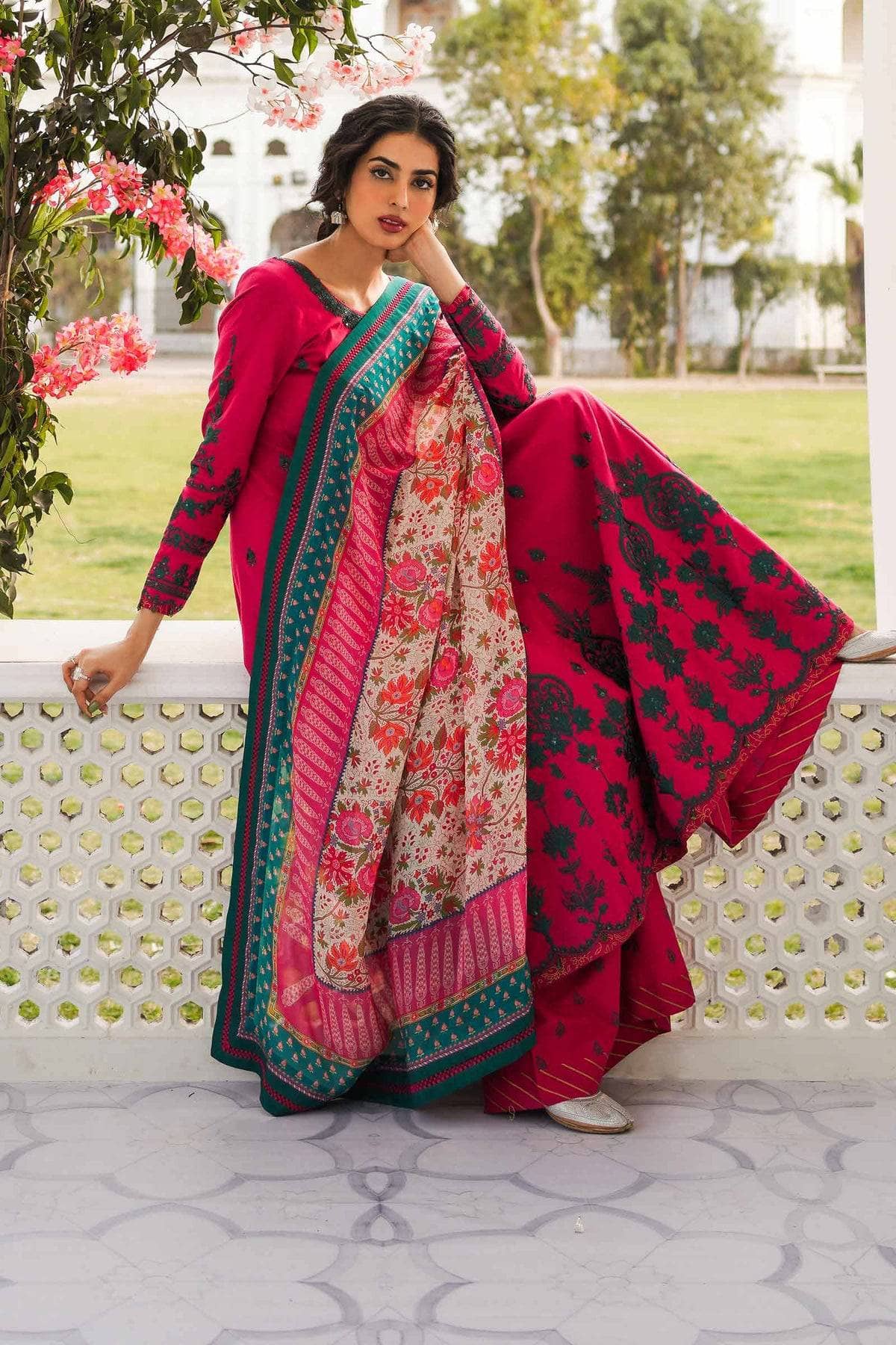Img_zara_shahjahan_lawn_23_awwal_boutique