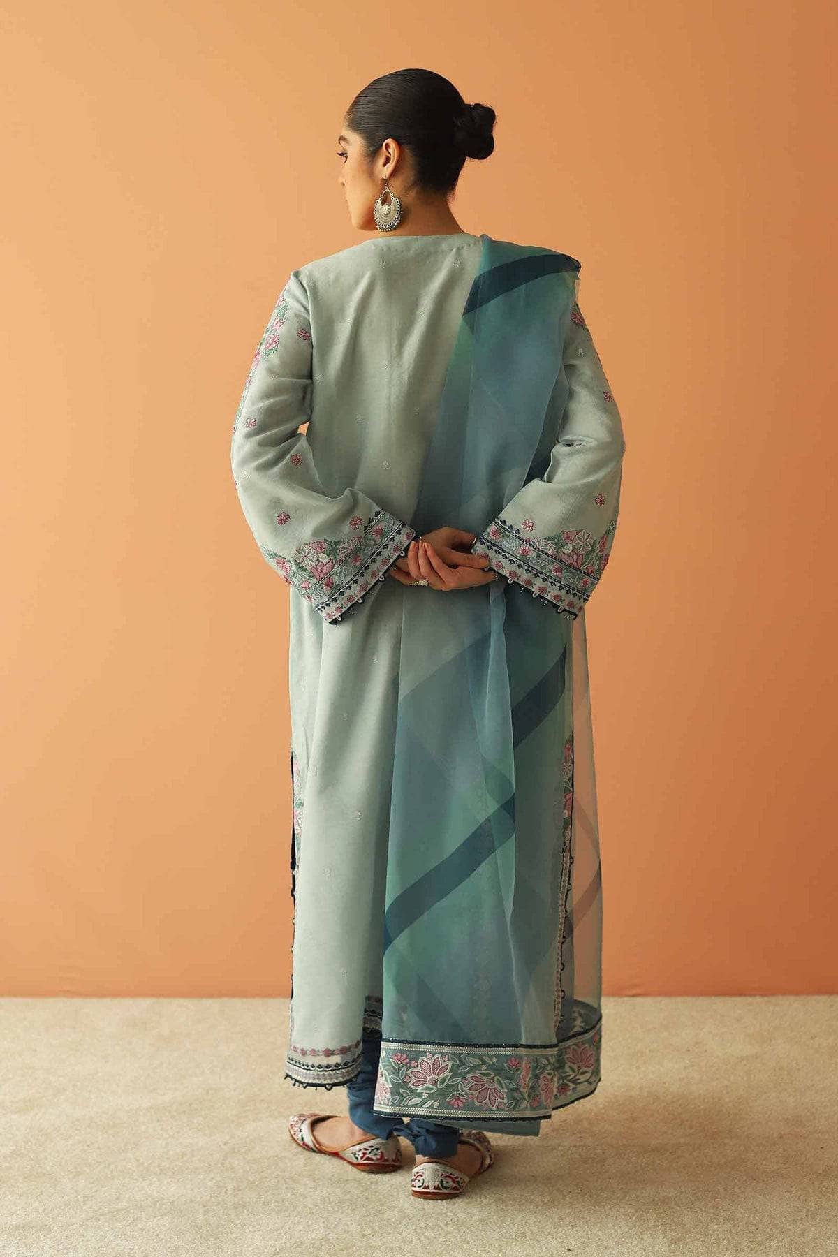 img_zara_shahjahan_lawn_23_awwal_boutique