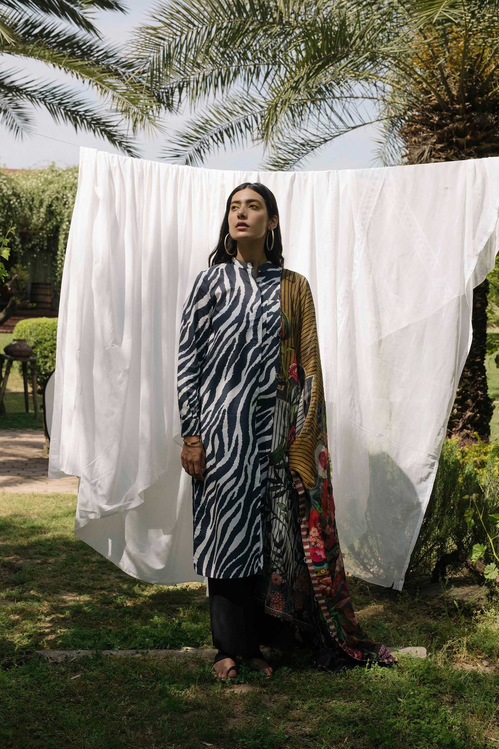 img_zara_shahjahan_coco_lawn_collection_awwal_boutique