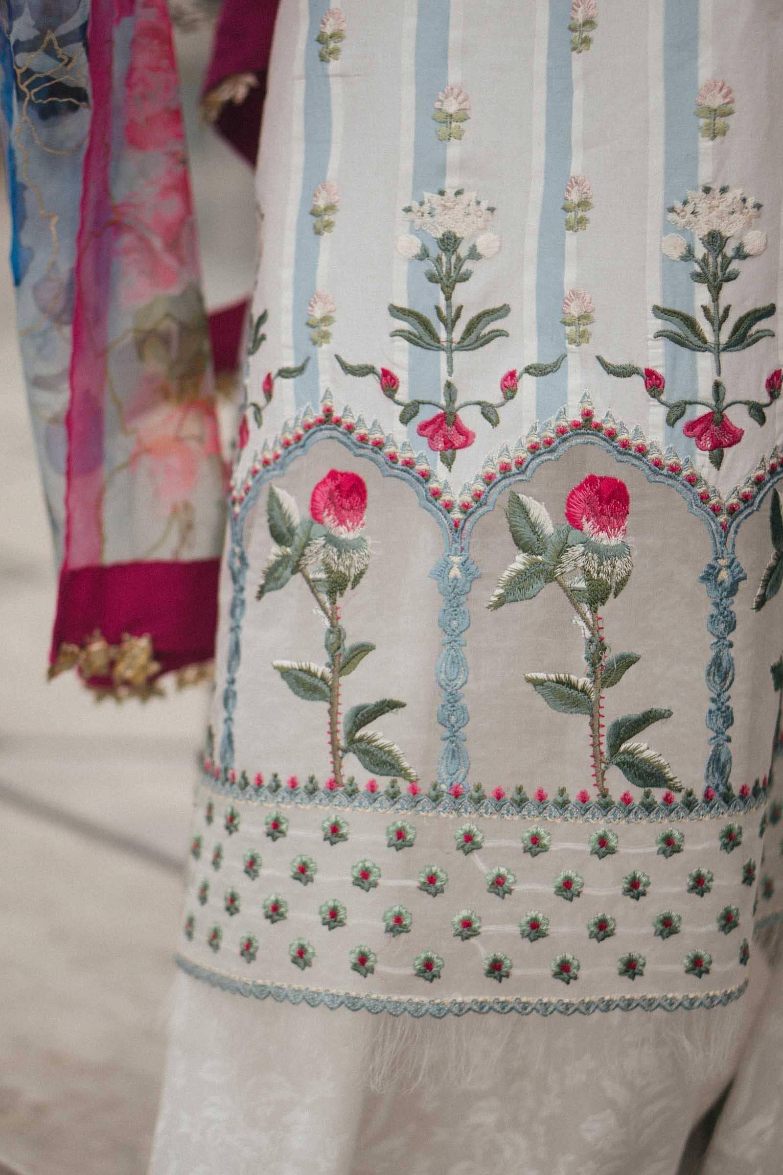 img_zara_shahjahan_lawn_garden_of_love_2020_awwal_boutique