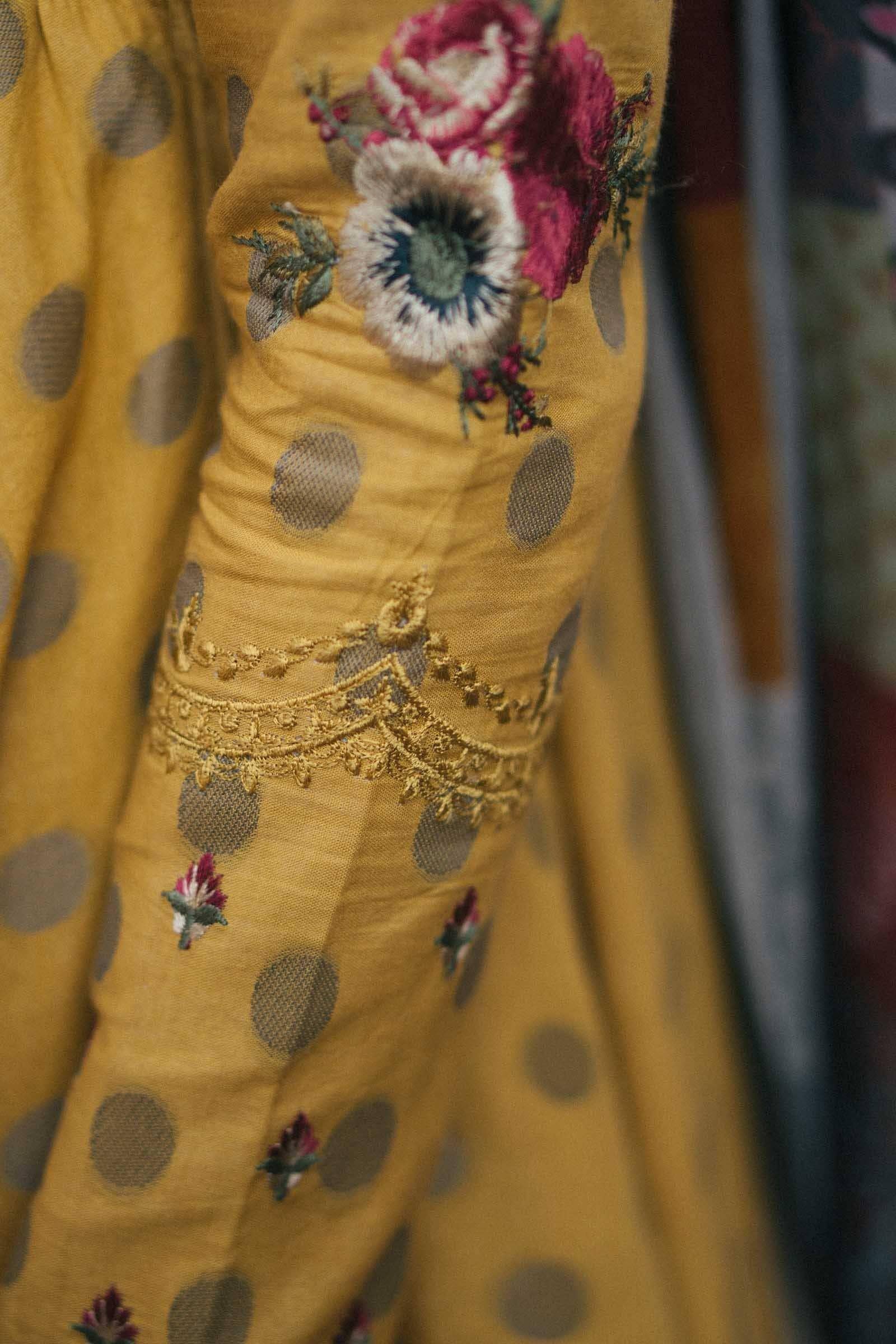 img_zara_shahjahan_lawn_garden_of_love_2020_awwal_boutique