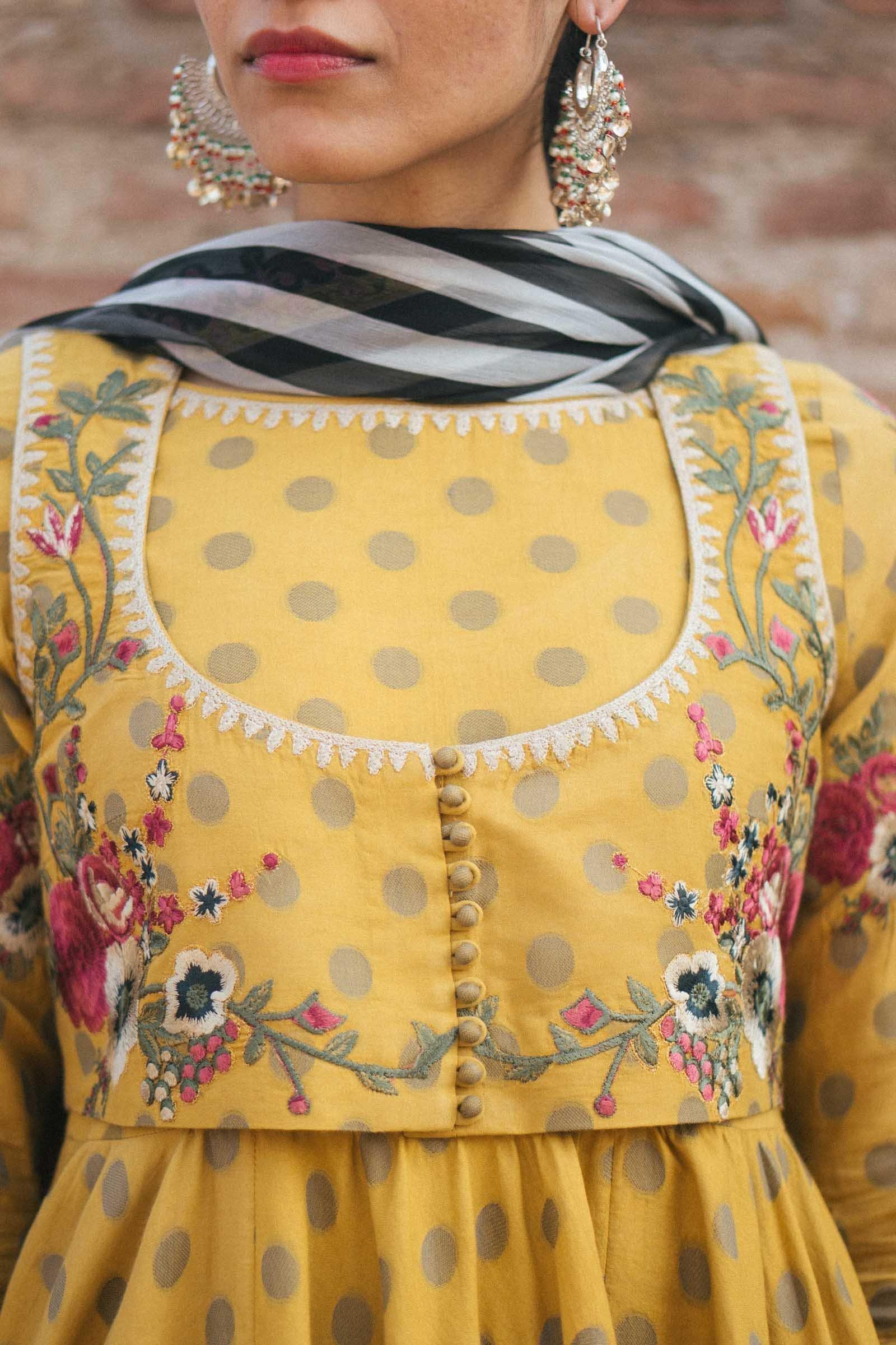 img_zara_shahjahan_lawn_garden_of_love_2020_awwal_boutique