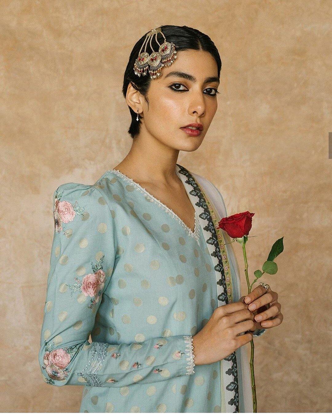 img_zara_shahjahan_lawn_garden_of_love_2020_awwal_boutique