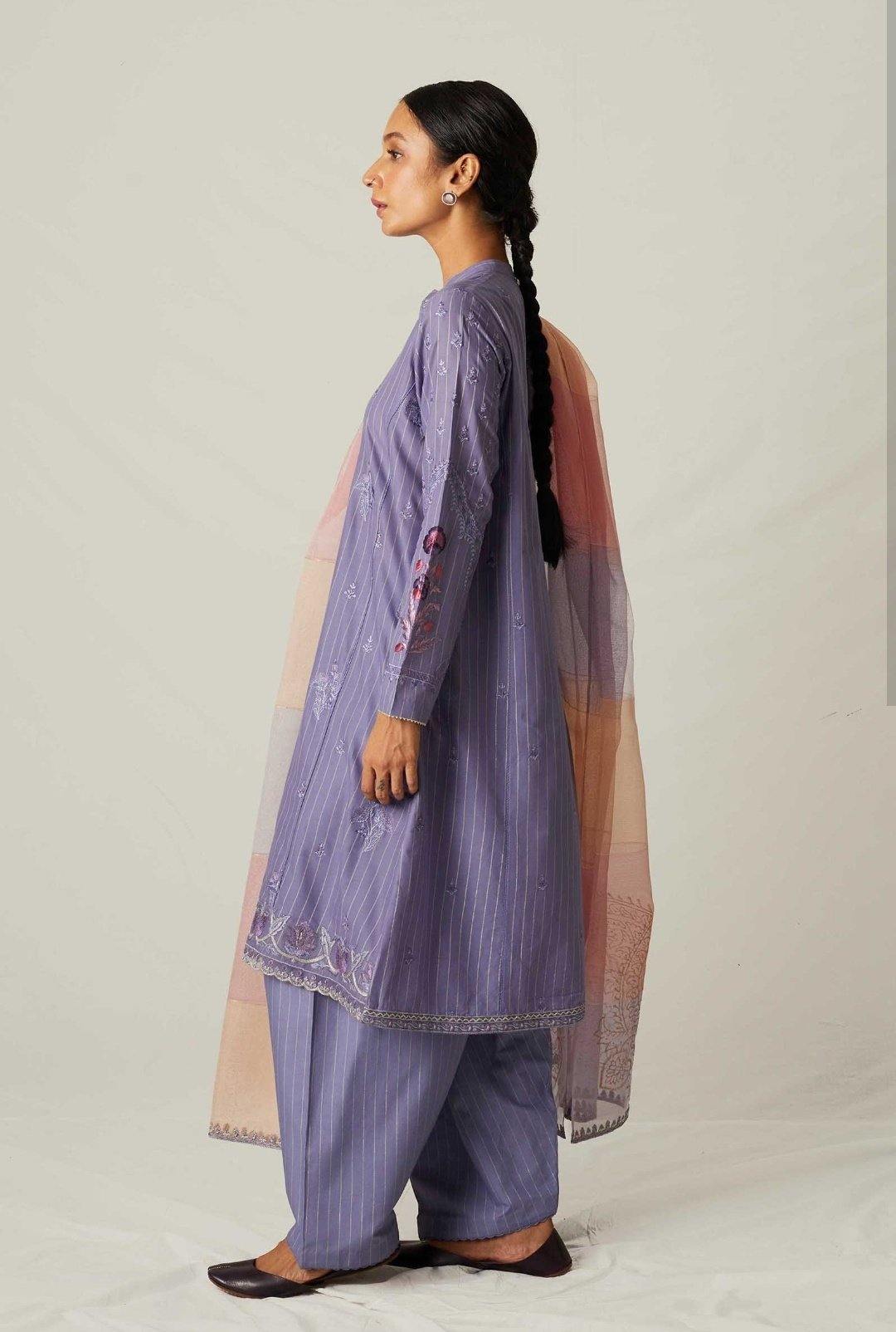 img_zara_shahjahan_lawn_garden_of_love_2020_awwal_boutique