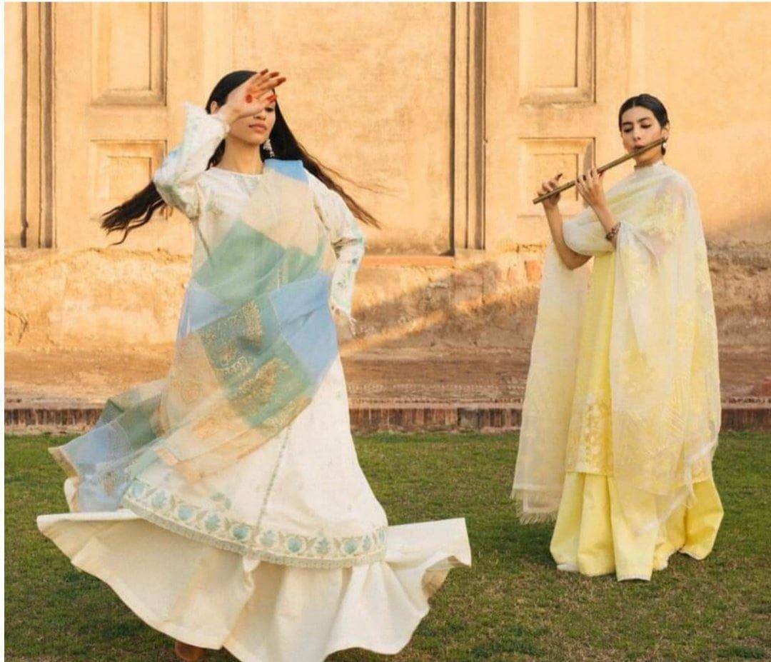 img_zara_shahjahan_lawn_garden_of_love_2020_awwal_boutique