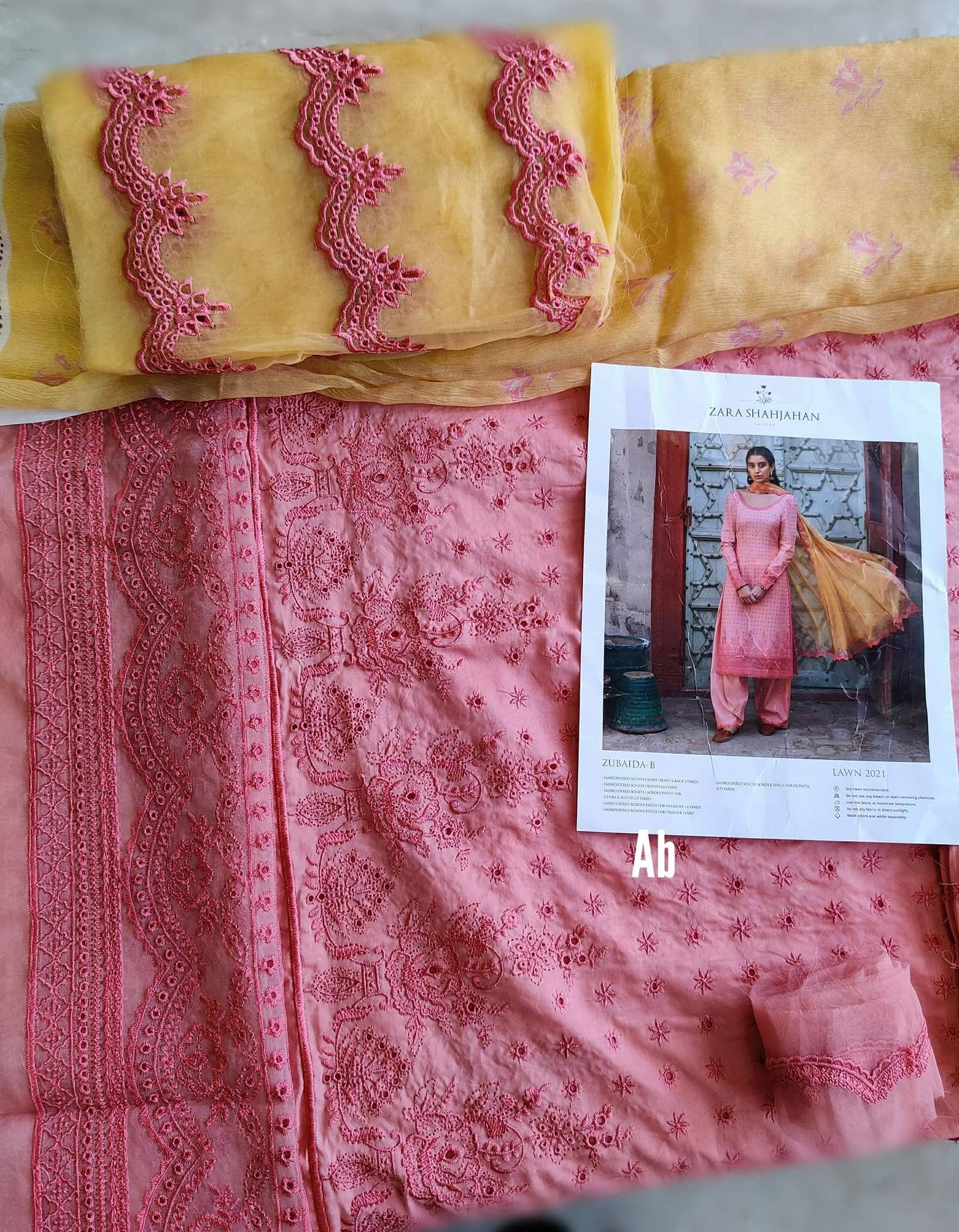 img_spotted_in_zara_shahjahan_lawn_2021_awwal_boutique