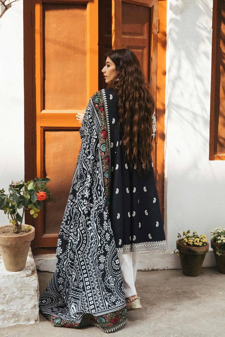 Img_zara_shahjahan_lawn_22_awwal_boutique