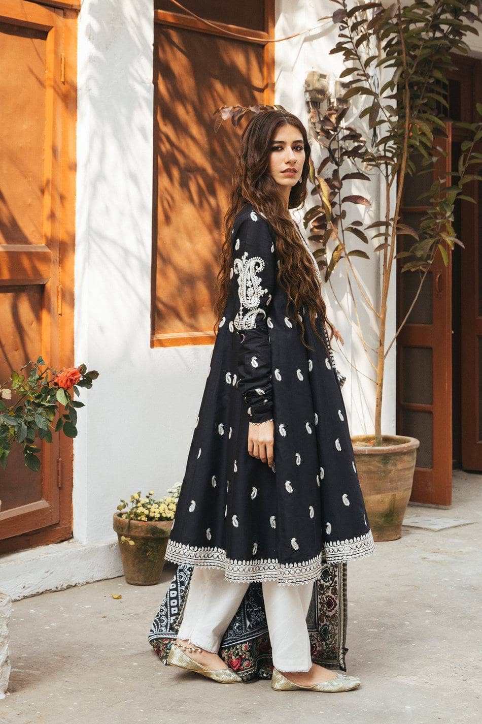 Img_zara_shahjahan_lawn_22_awwal_boutique
