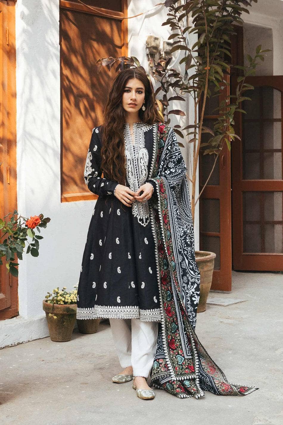 Img_zara_shahjahan_lawn_22_awwal_boutique