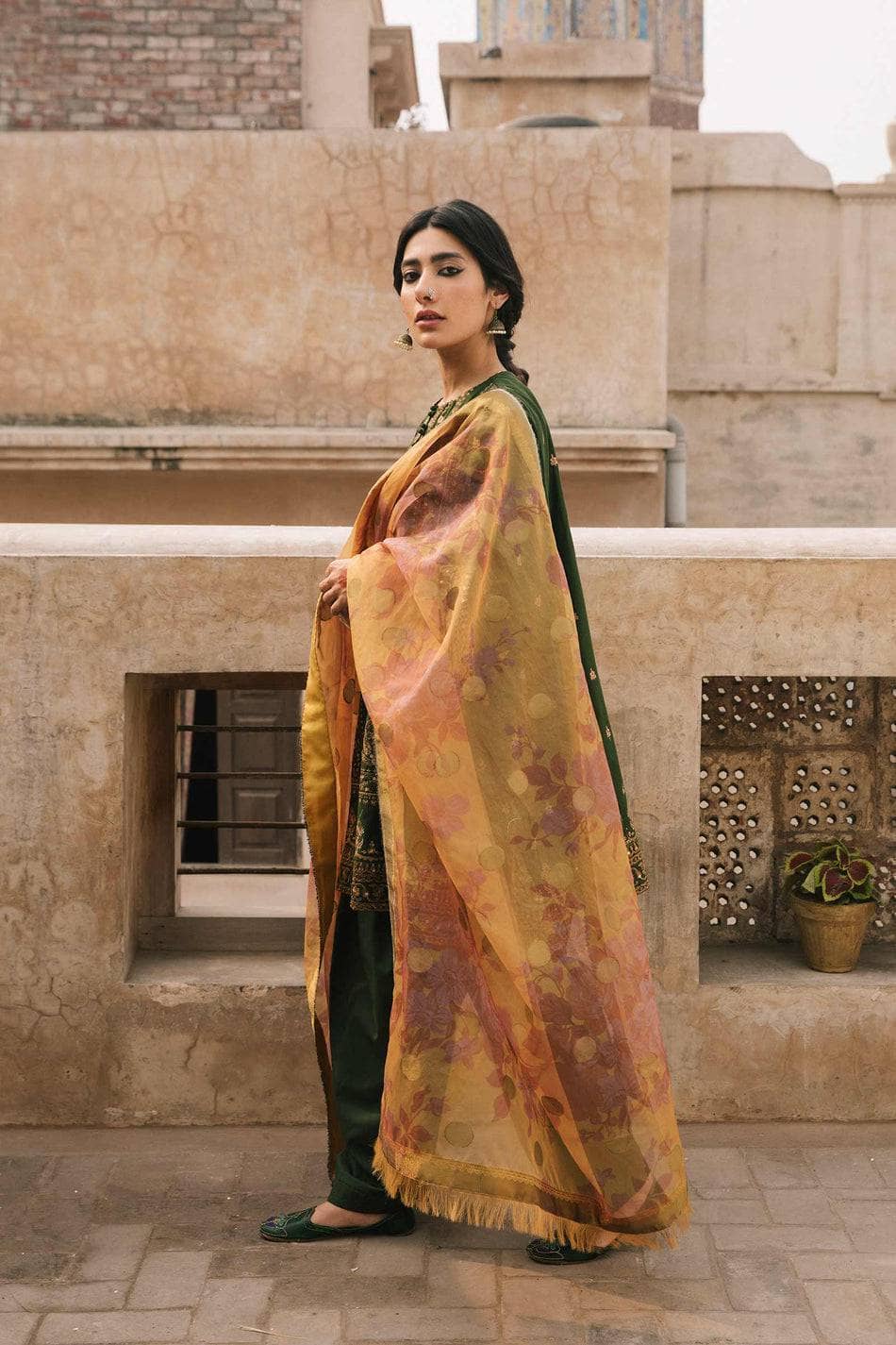 Img_zara_shahjahan_lawn_22_awwal_boutique