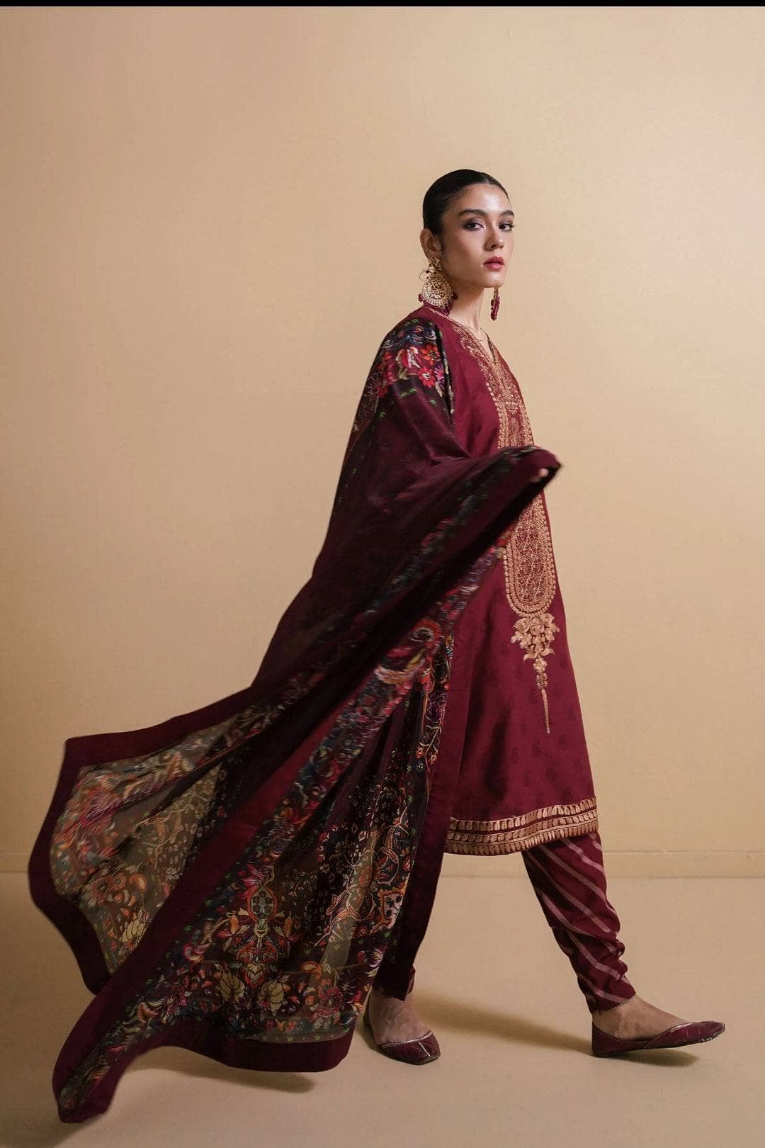 img_zara_shahjahan_lawn_22_awwal_boutique