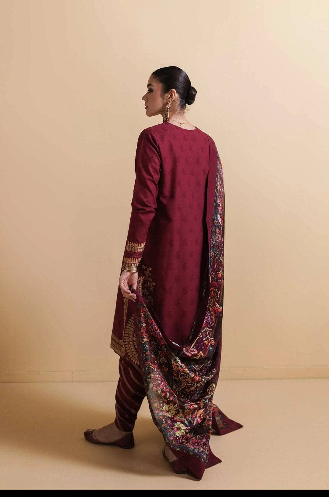 img_zara_shahjahan_lawn_22_awwal_boutique