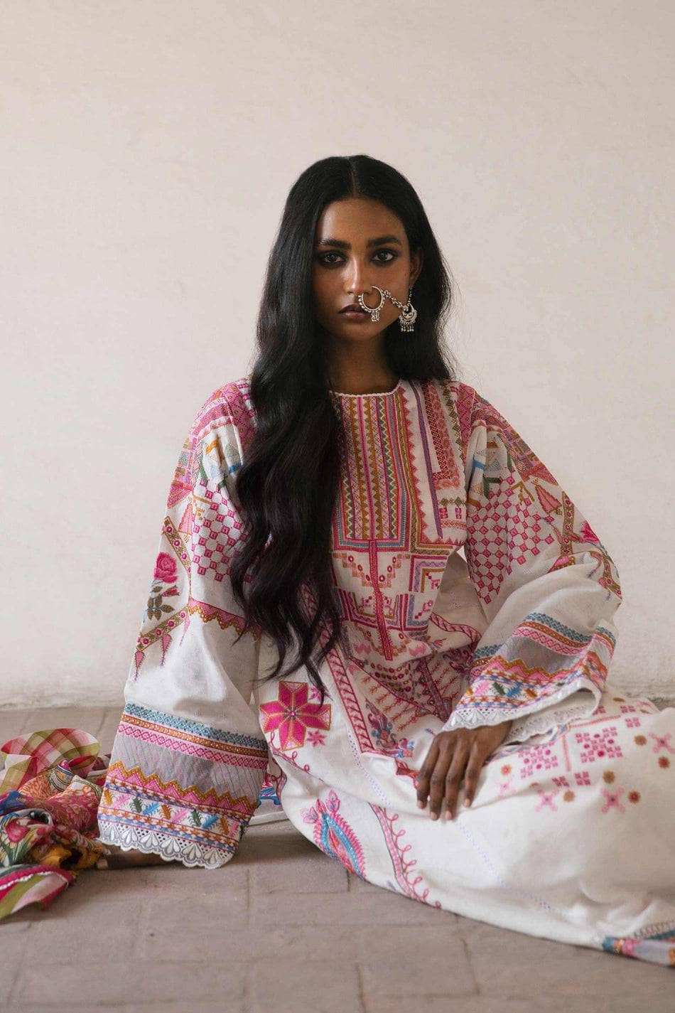 Img_zara_shahjahan_lawn_22_awwal_boutique