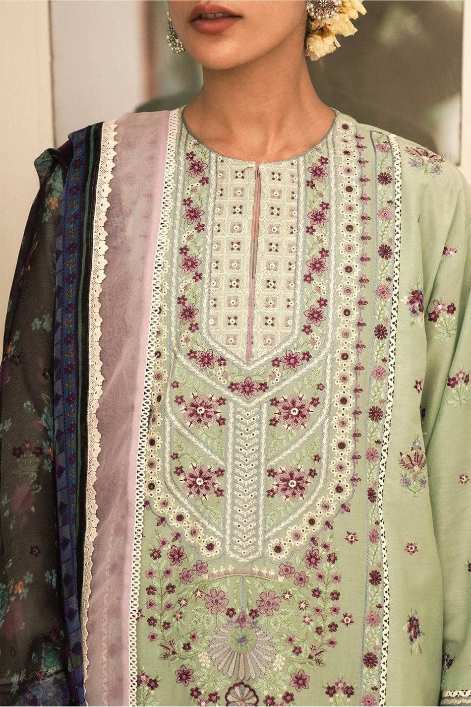 Img_zara_shahjahan_lawn_22_awwal_boutique