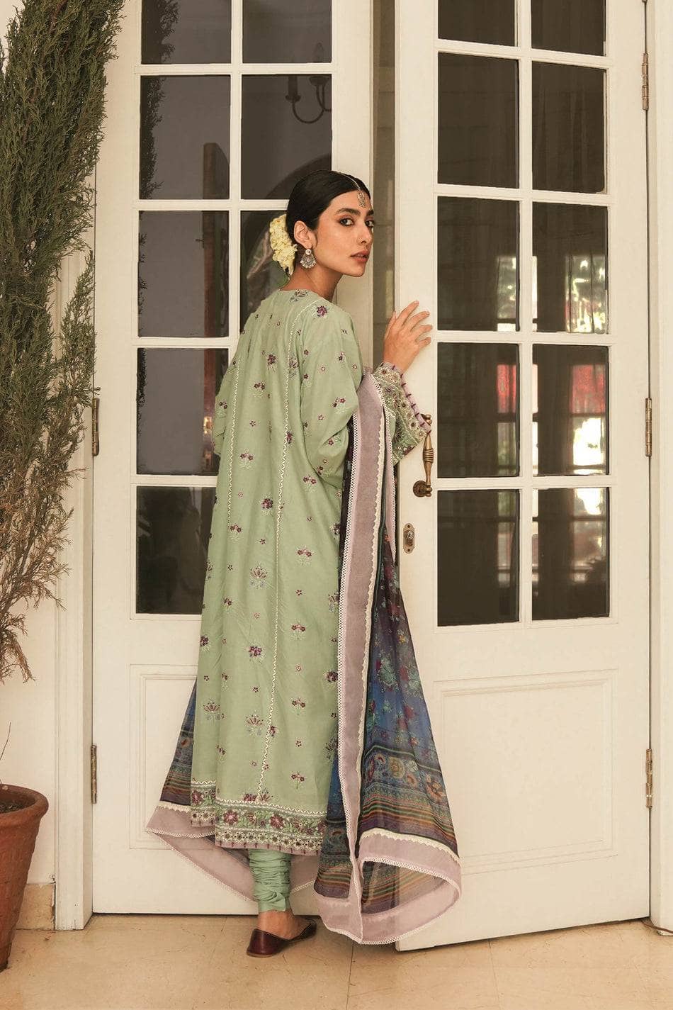 Img_zara_shahjahan_lawn_22_awwal_boutique