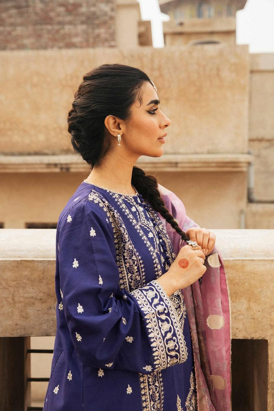 Img_zara_shahjahan_lawn_22_awwal_boutique