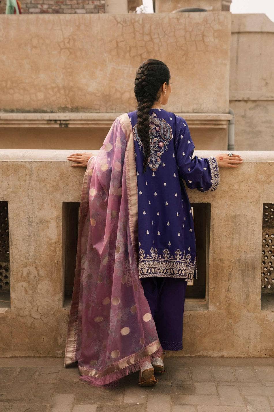 Img_zara_shahjahan_lawn_22_awwal_boutique