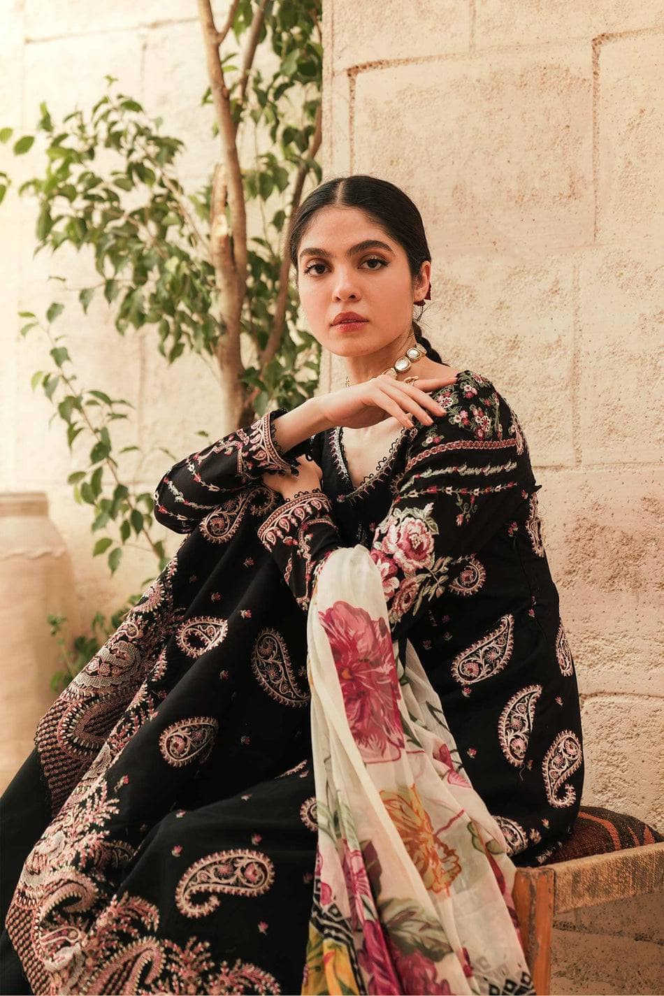 img_zara_shahjahan_lawn_eid_22_awwal_boutique