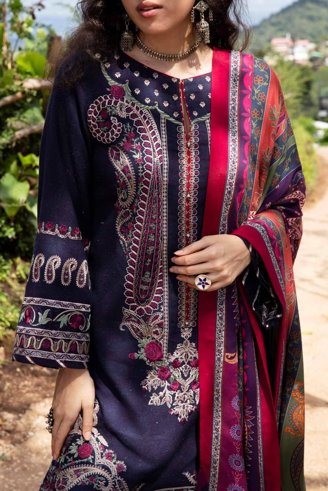 img_zara_shahjahan_winter_shawl_collection_22_awwal_boutique