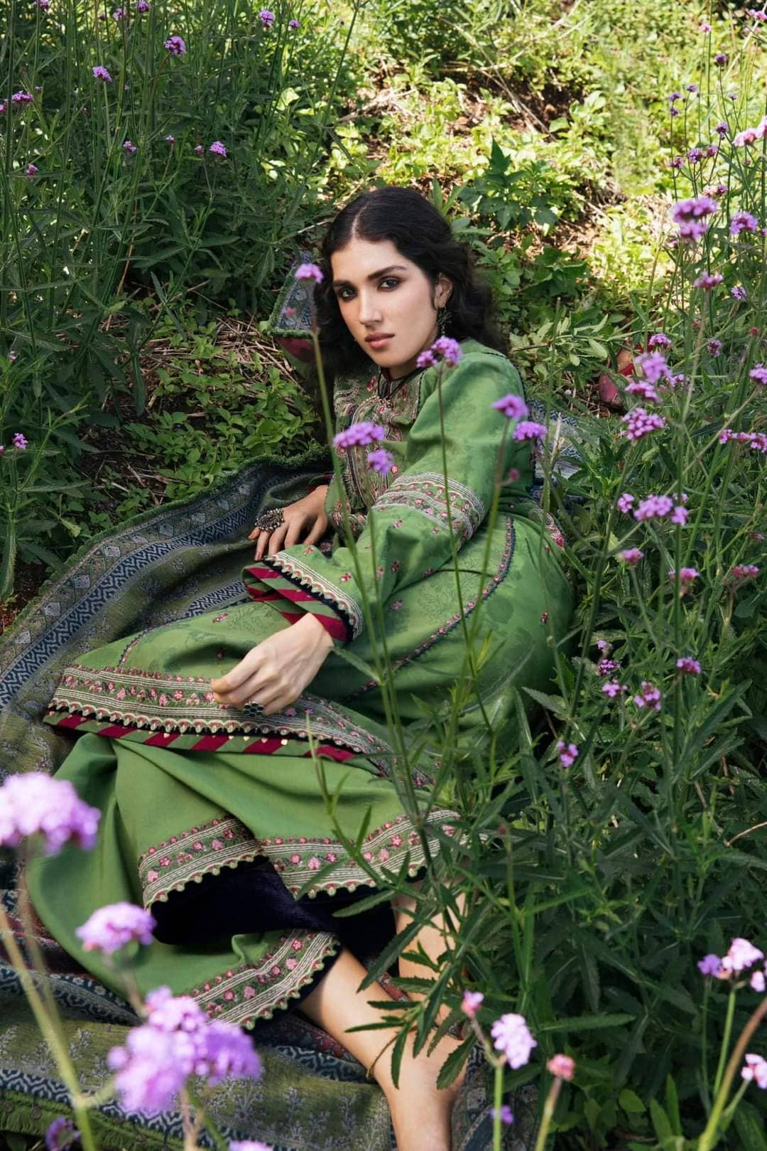 img_zara_shahjahan_winter_shawl_collection_22_awwal_boutique