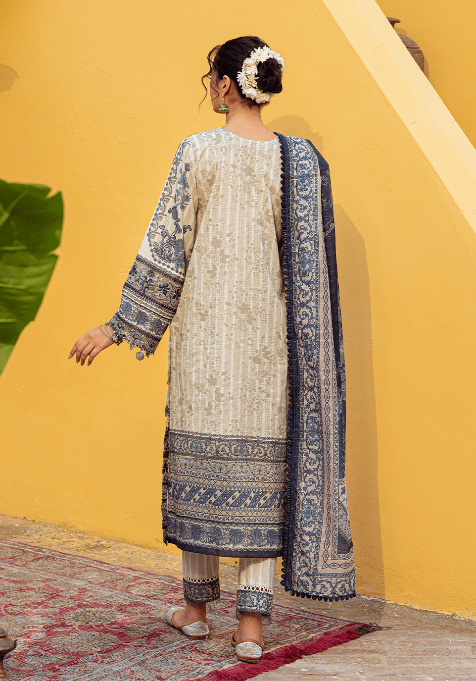 img_zarqash_lawn_23_awwal_boutique