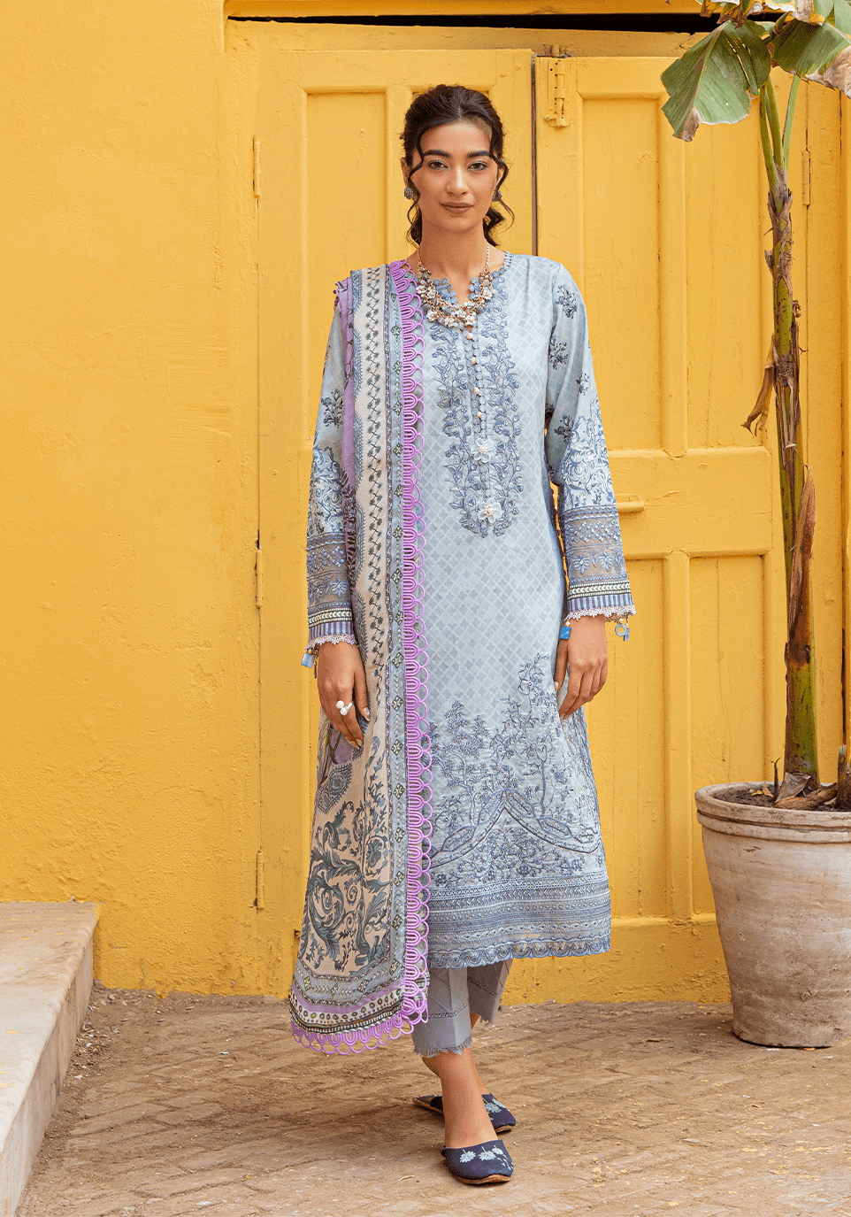 img_zarqash_lawn_23_awwal_boutique