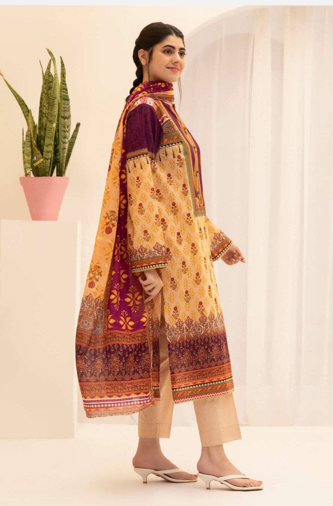 img_zellbury_lawn_2021_awwal_boutique