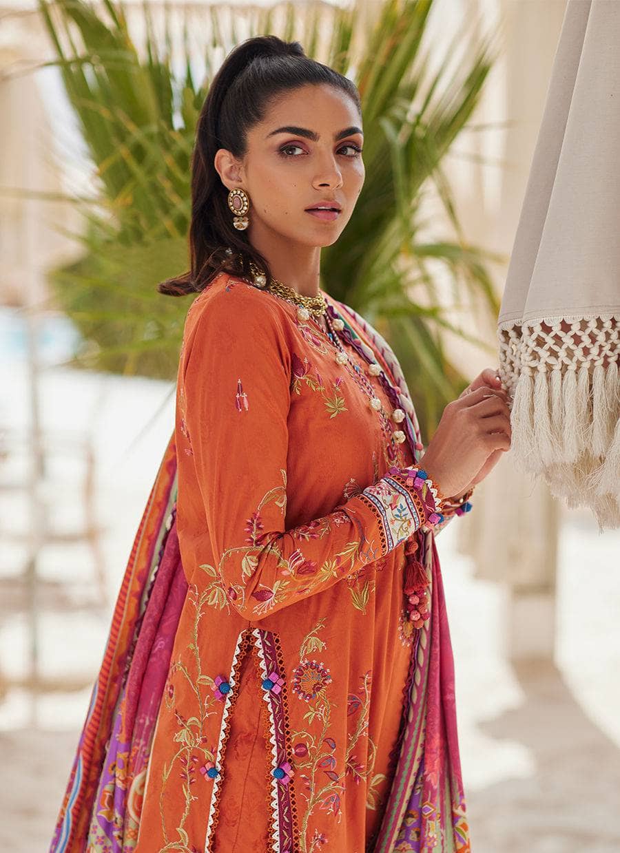 img_farah_talib_aziz_lawn_awwal_boutique