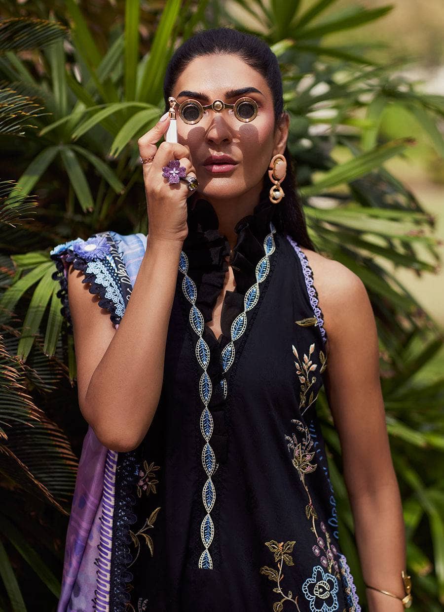 img_farah_talib_aziz_lawn_awwal_boutique