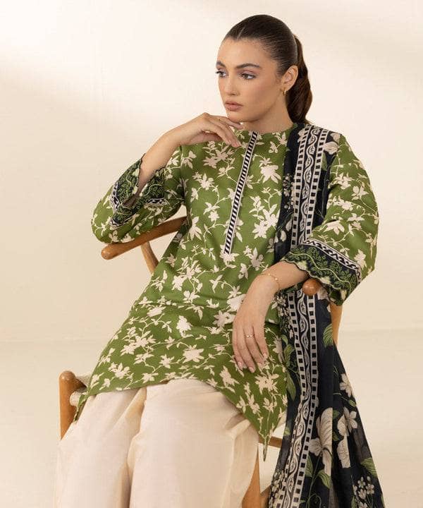 img_sapphire_intermix_awwal_boutique