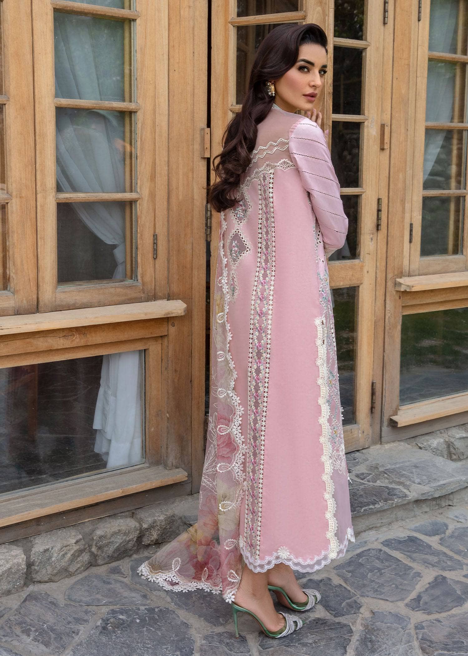 img_crimson_lawn_24_awwal_boutique