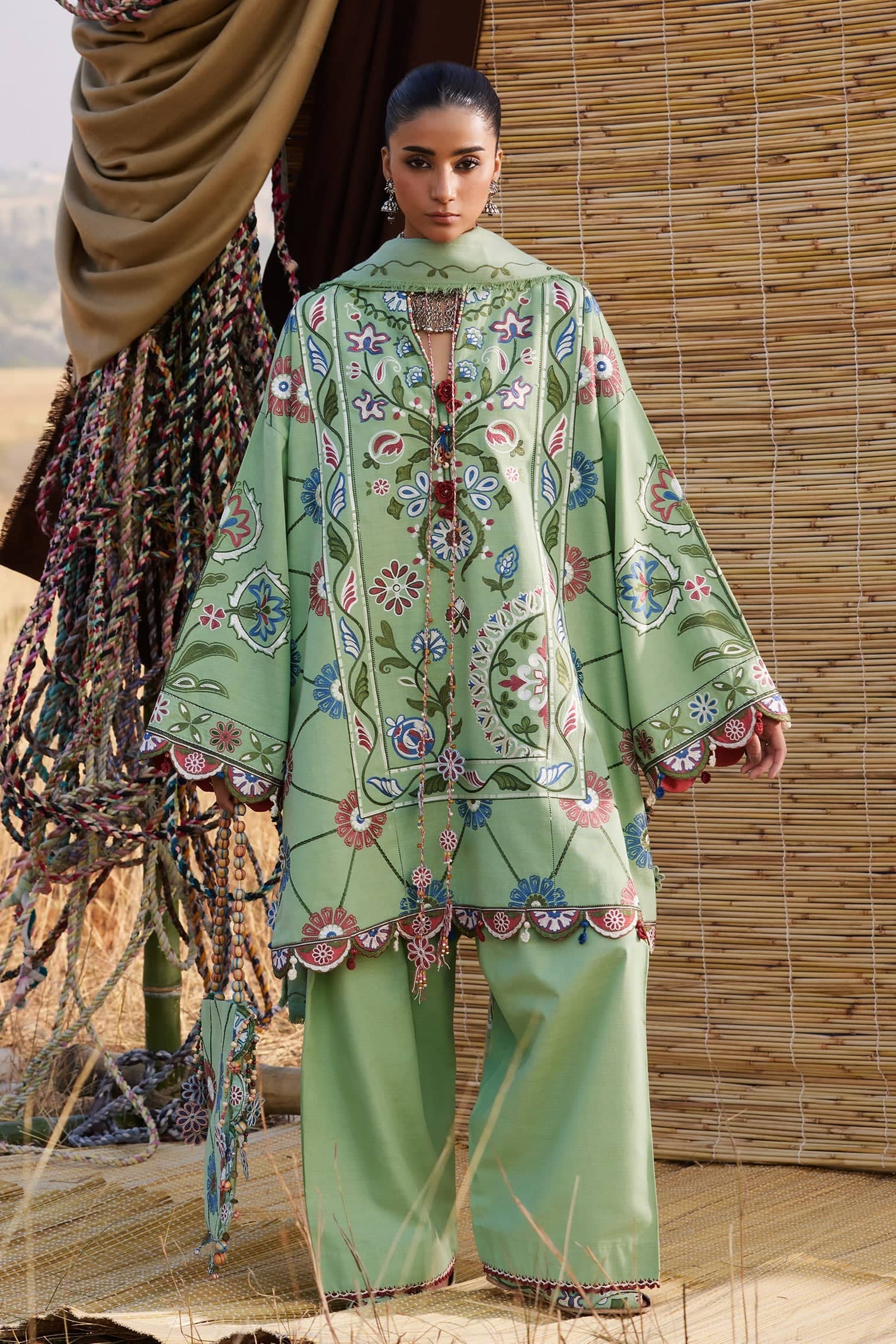 img_zaha_winter_awwal_boutique