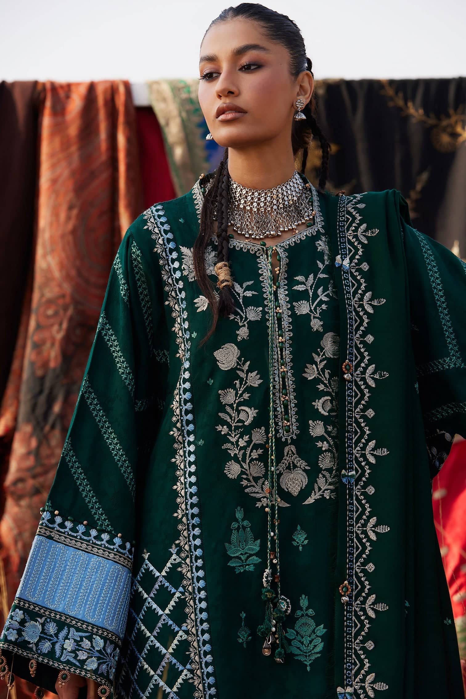 img_zaha_winter_awwal_boutique