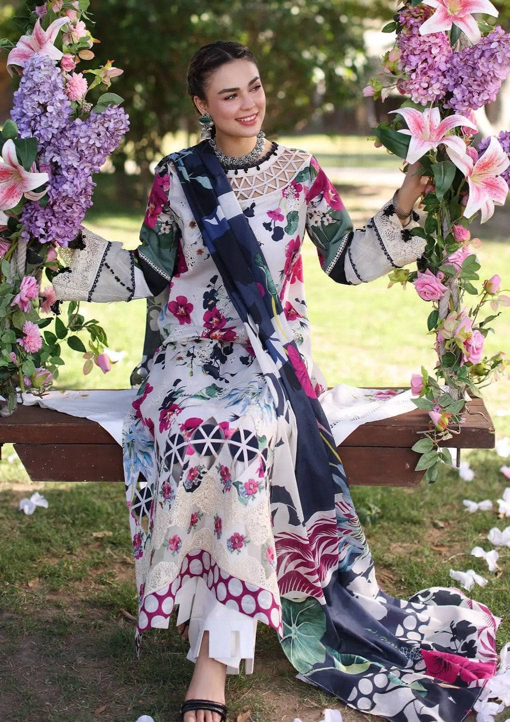 img_elaf_chikankari_awwal_boutique