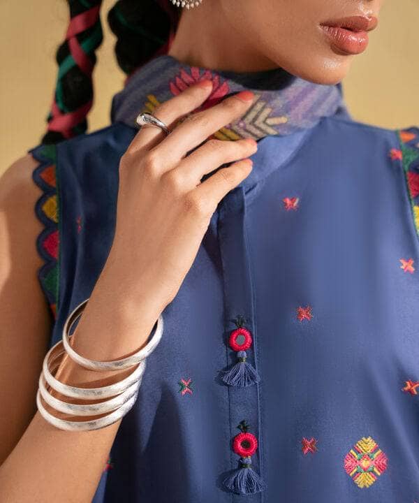 Sapphire Intermix 25/Vol 2/Embroidered Lawn Suit/Blue