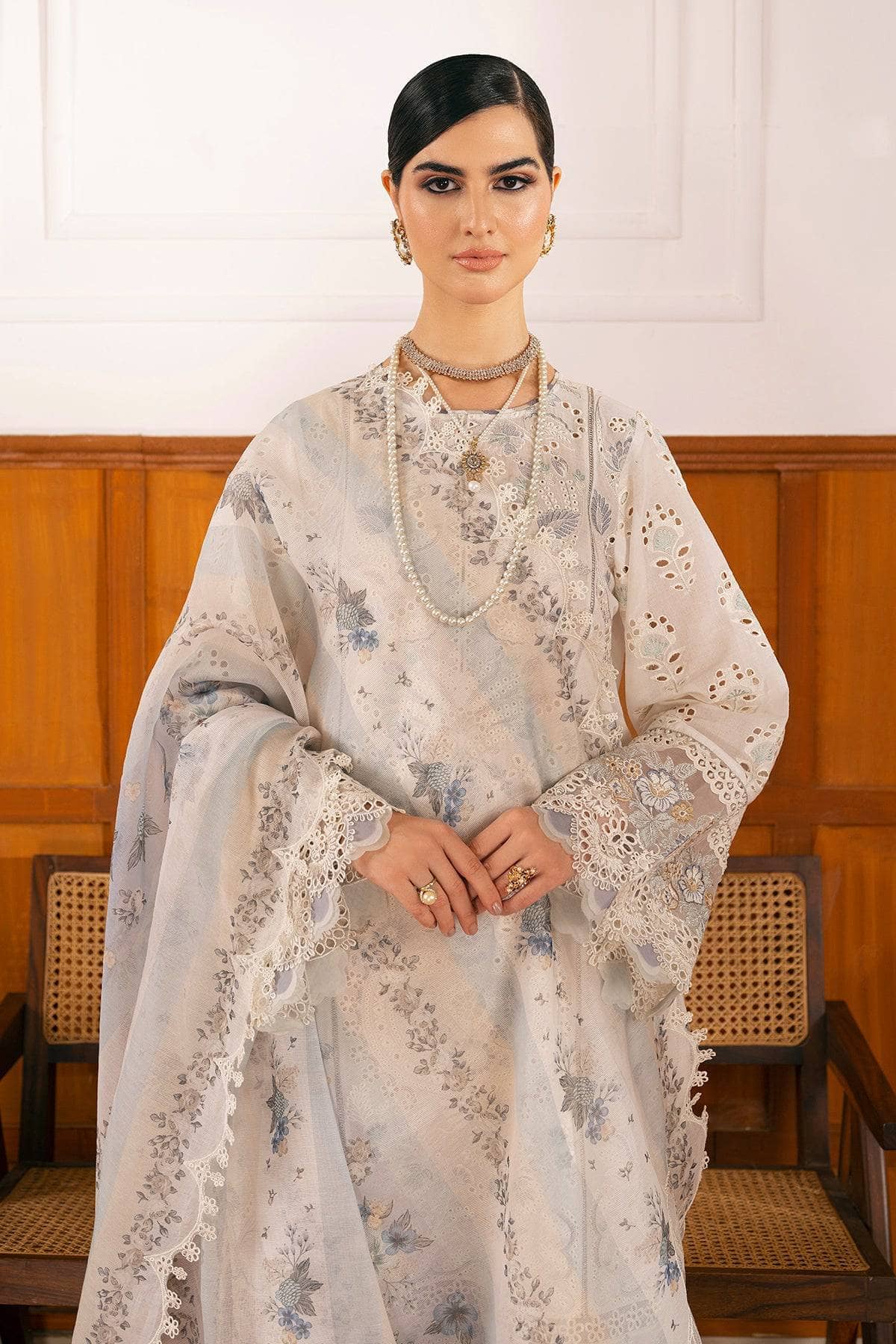 img_baroque_swiss_voil_awwal_boutique