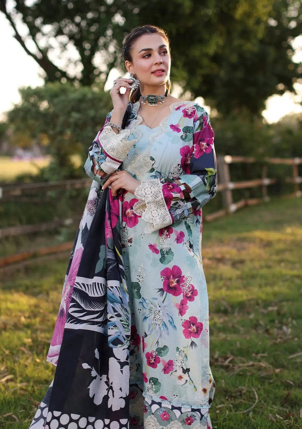 img_elaf_chikankari_awwal_boutique