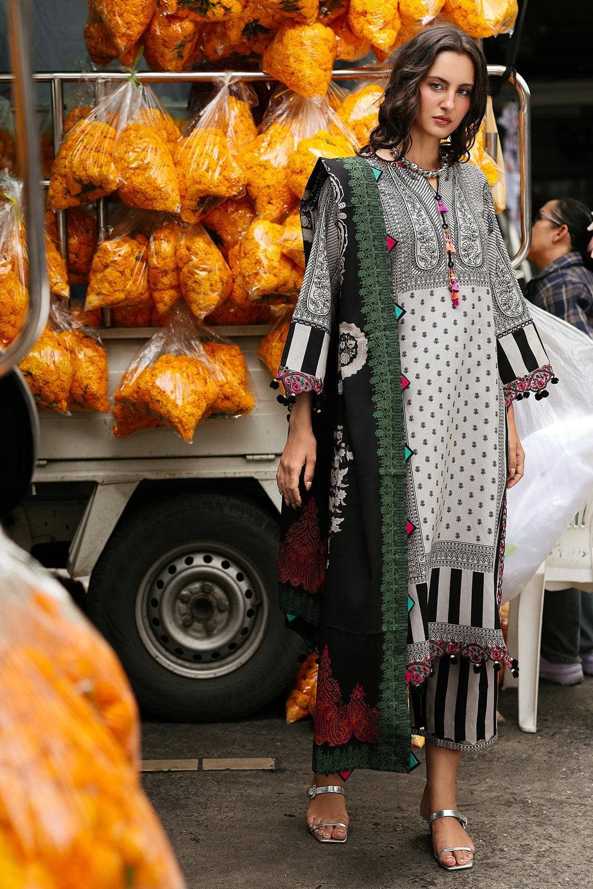 img_charizma_combination_awwal_boutique