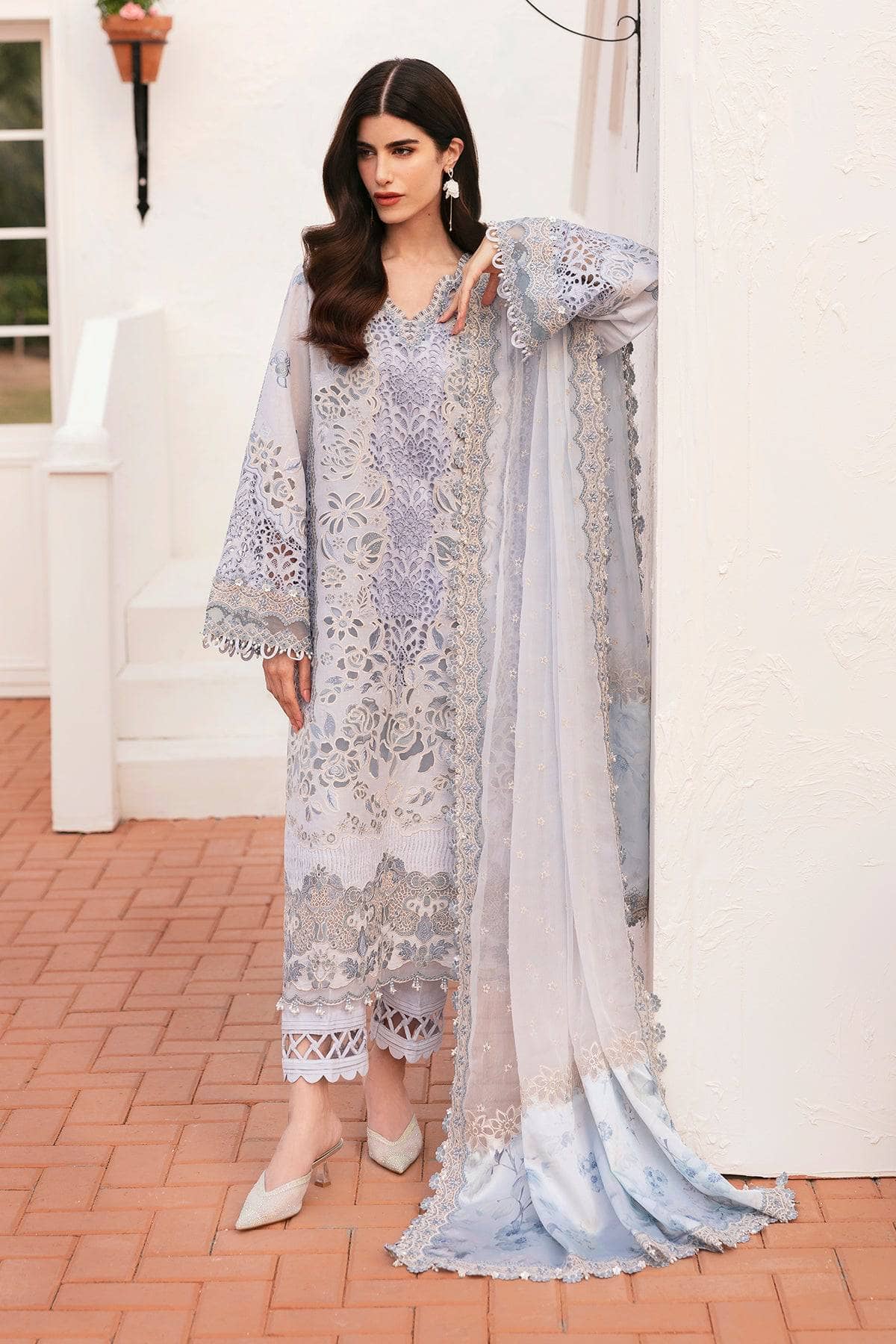 img_baroque_lawn_25_awwal_boutique