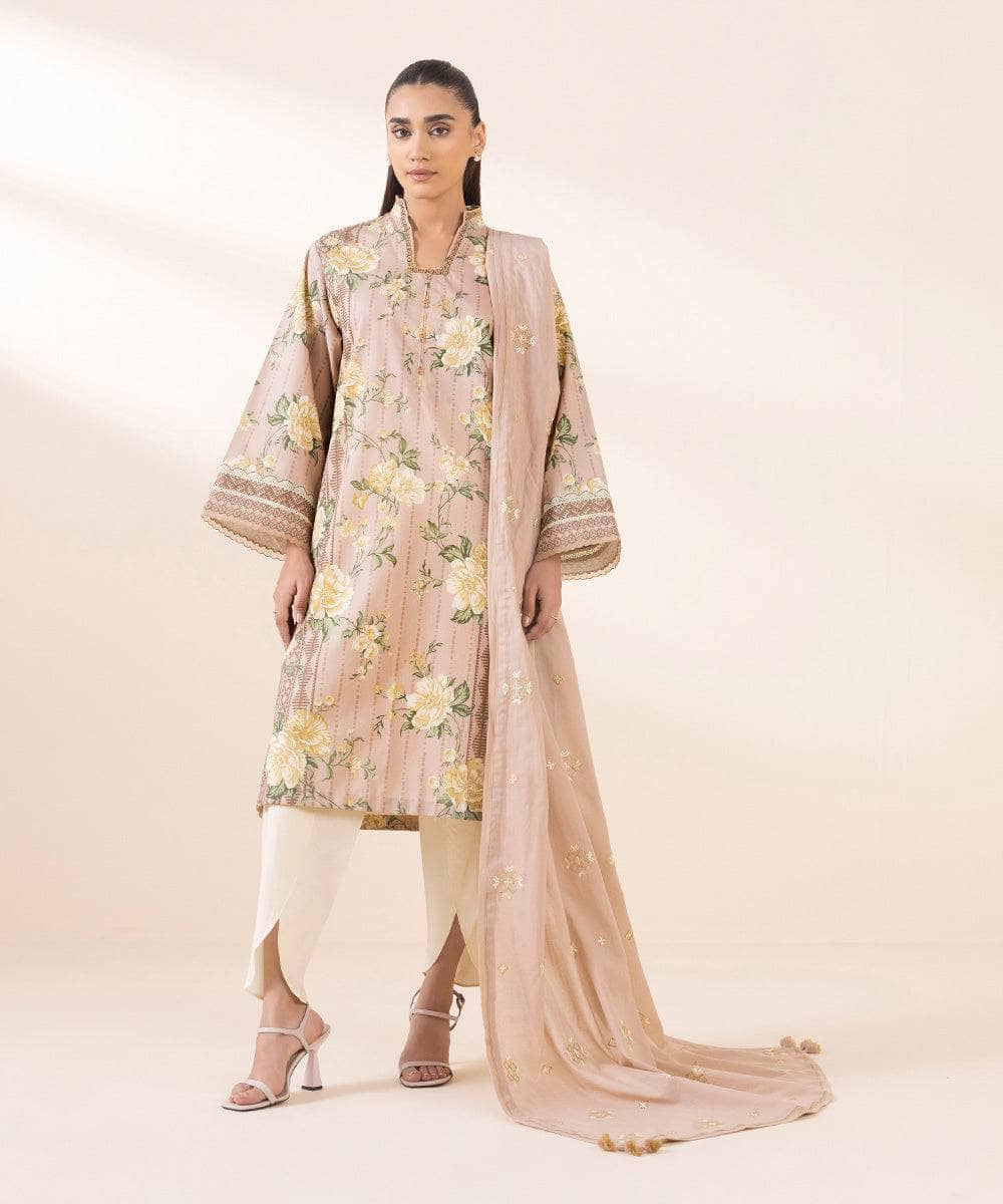 img_sapphire_intermix_awwal_boutique