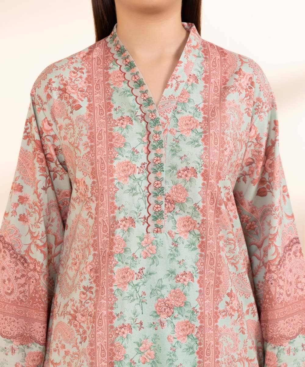 img_sapphire_intermix_awwal_boutique