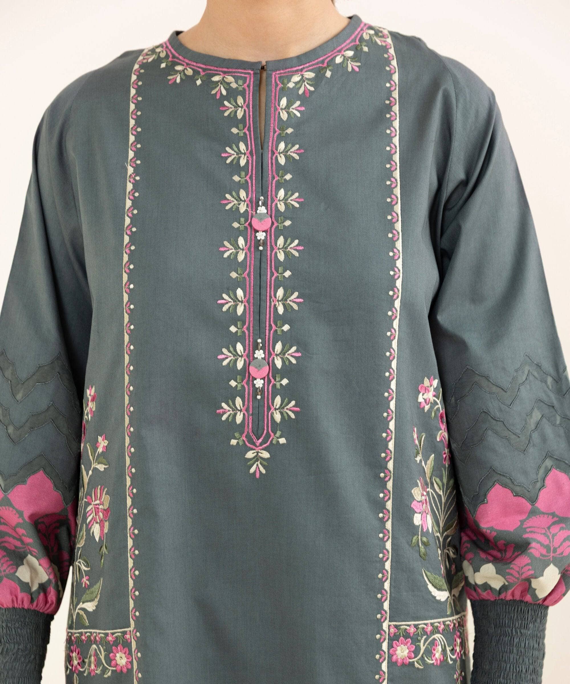 img_sapphire_intermix_awwal_boutique