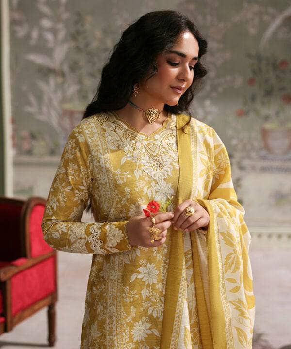 Sapphire Fall Winter 25/Embroidered Light Khaddar Suit/0U3PEDY25V81