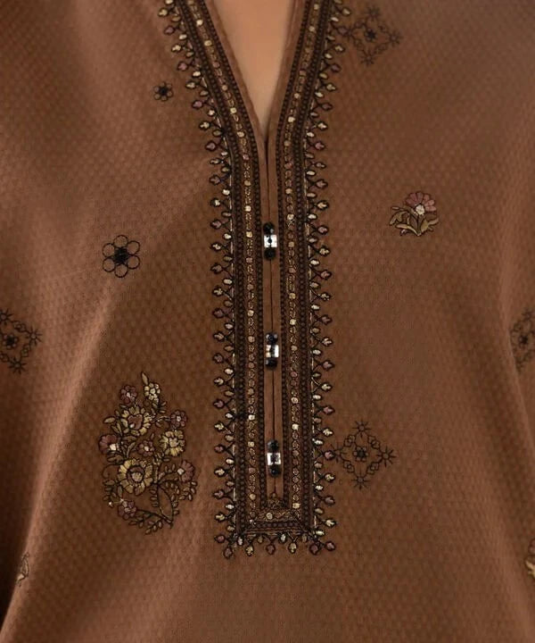 img_sapphire_intermix_awwal_boutique