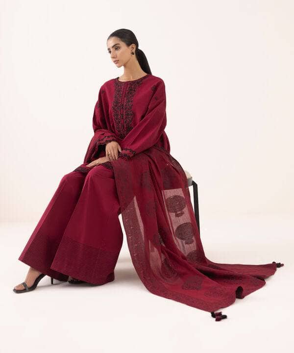 img_sapphire_intermix_awwal_boutique