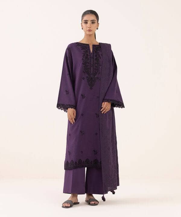 img_sapphire_intermix_lawn_awwal_boutiue