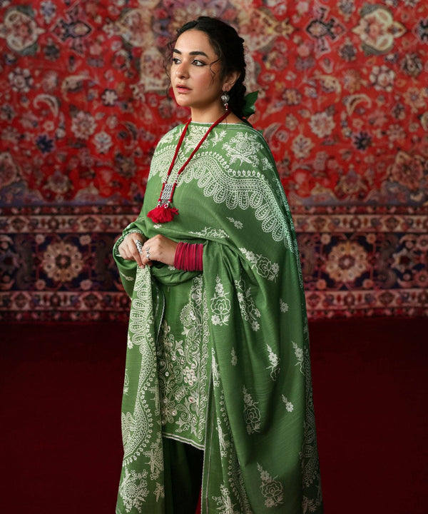 img_sapphire_winter_awwal_boutique