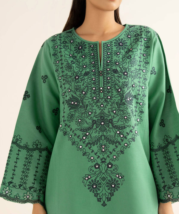 img_sapphire_winter_awwal_boutique