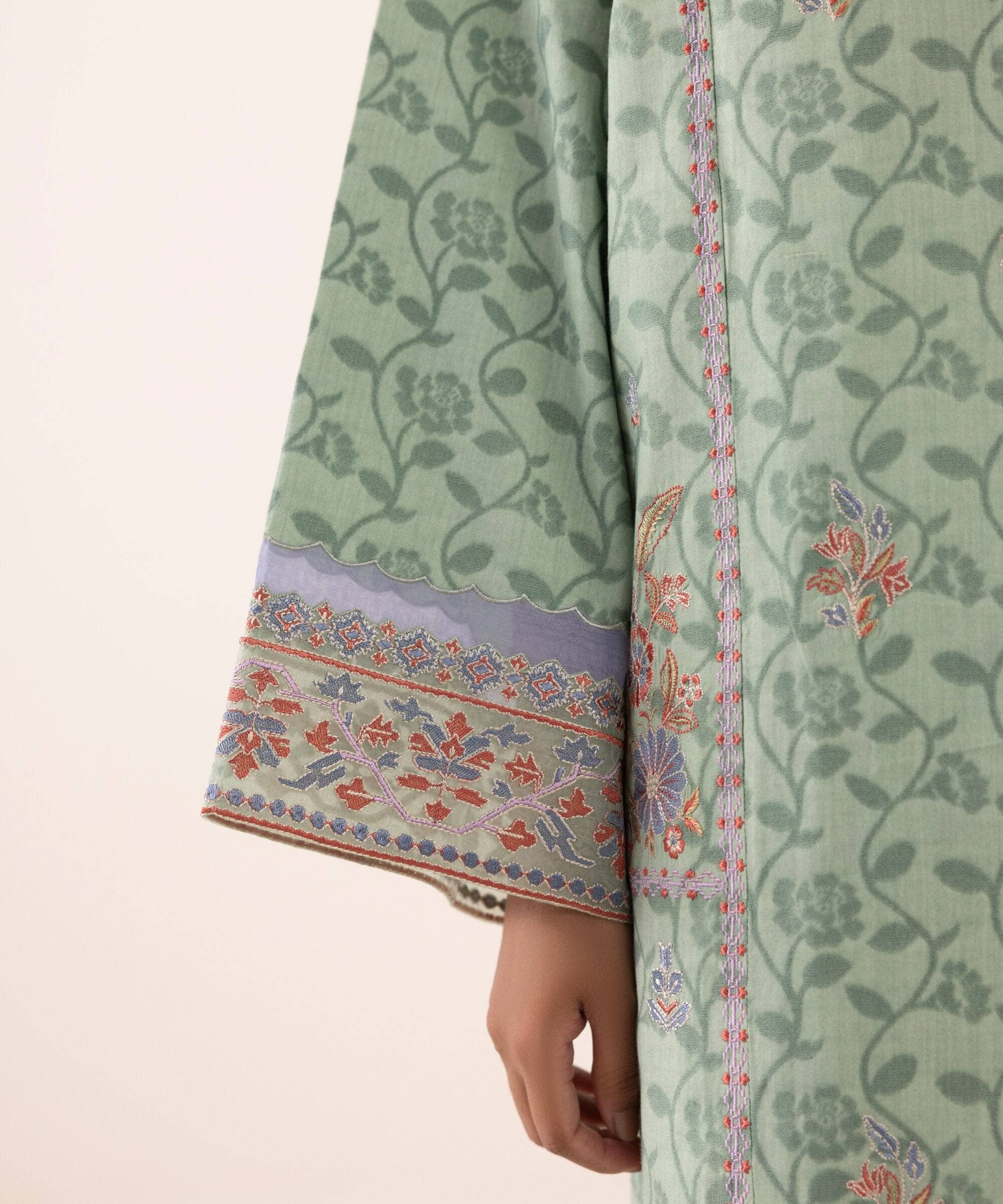 Sapphire Intermix 25/Vol 2/Embroideried Jacquard Suit/Green